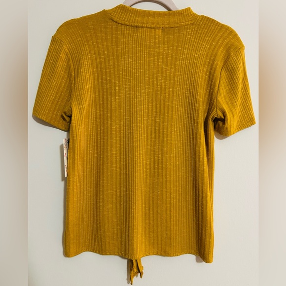 NWT Pink Rose Women’s Tie Front Ribbed Top in Gold - Picture 2 of 9